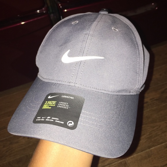 Nike Accessories - NWT nike hat